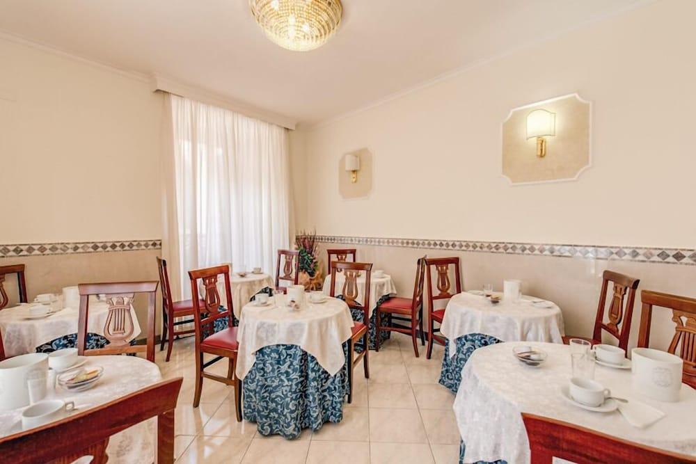 Hotel Mirage Roma Esterno foto