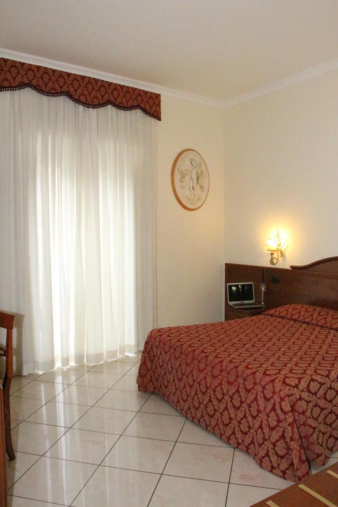 Hotel Mirage Roma Esterno foto